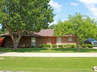 2405 Klinger Rd, Arlington, TX 76016