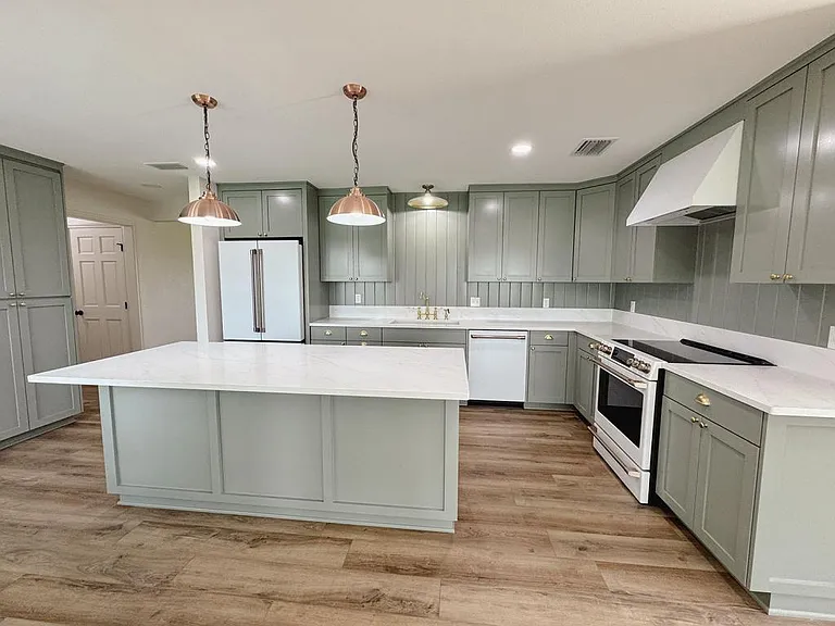 5121 FM 446 — Photo 10
