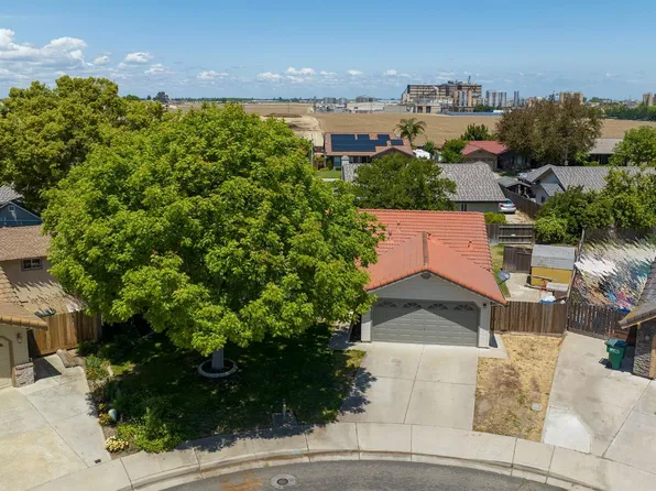 8690 Onyx Ct, Hilmar, CA 95324