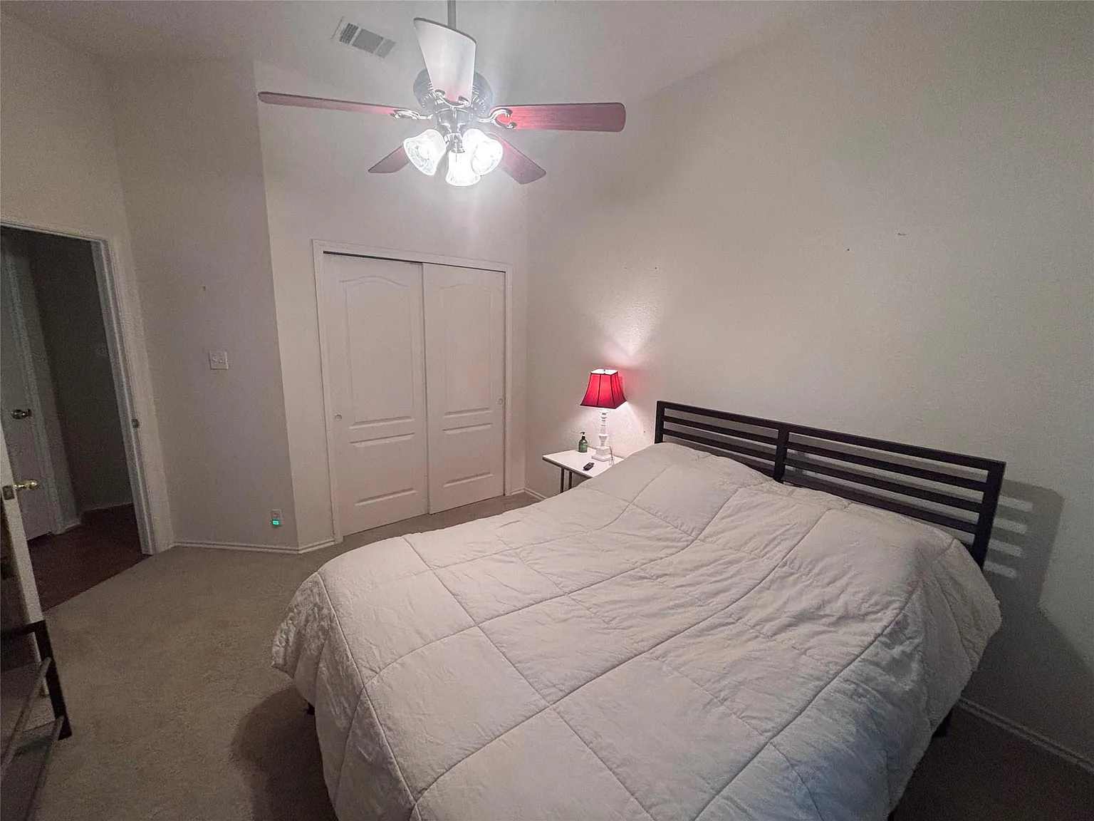 3 bed, 2.0 bath, 1812 sqft, $2,350 — Photo 4
