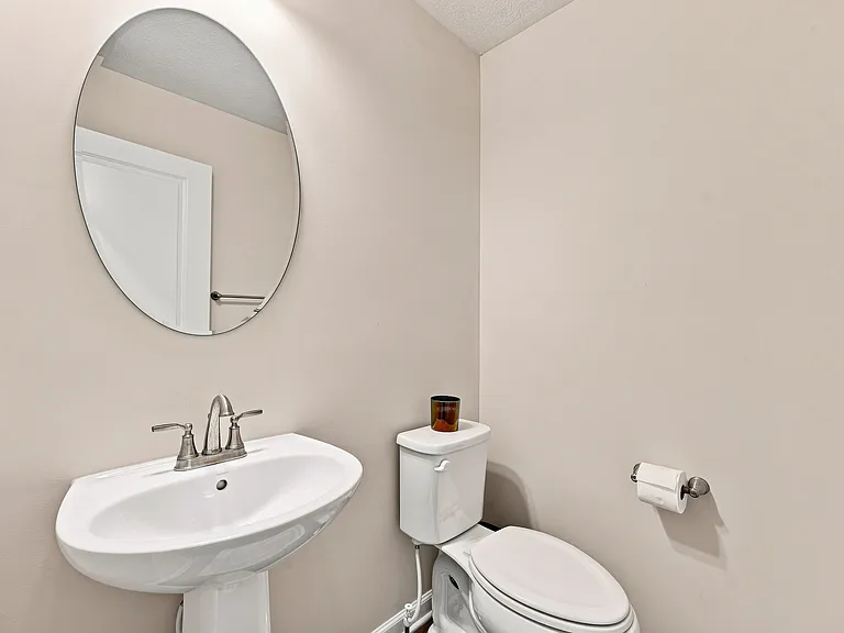 9004 Wellington Ct — Photo 12