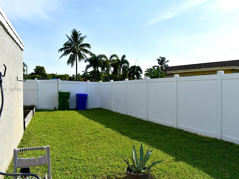 9820 NW 7th St — Photo 44