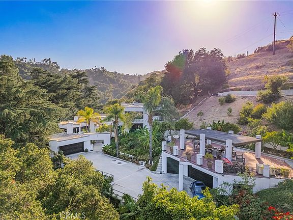 2nd image of 2655 El Venado Dr