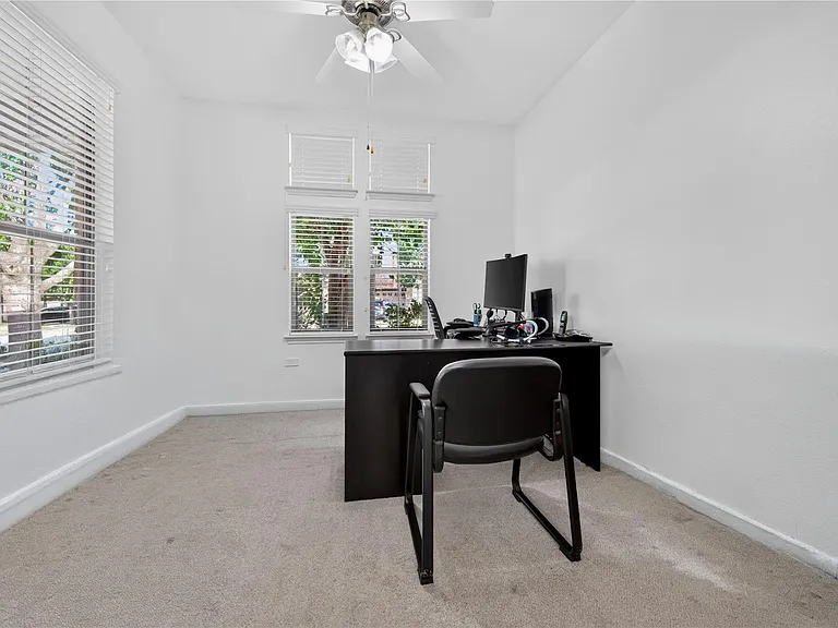 112 Latitude Ln — Photo 8