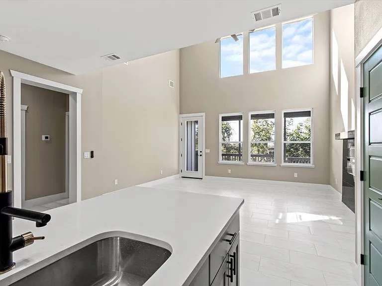 17503 Panorama Dr — Photo 6