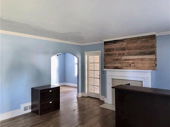 5th image of 330 S Culver St