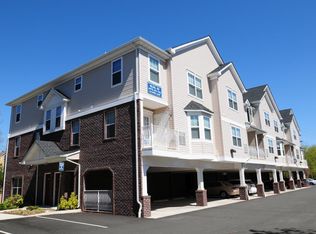 606 Otlowski Ct, Perth Amboy, NJ 08861