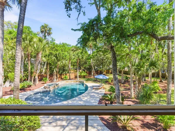 103 Oakview Ln, Isle Of Palms, SC 29451