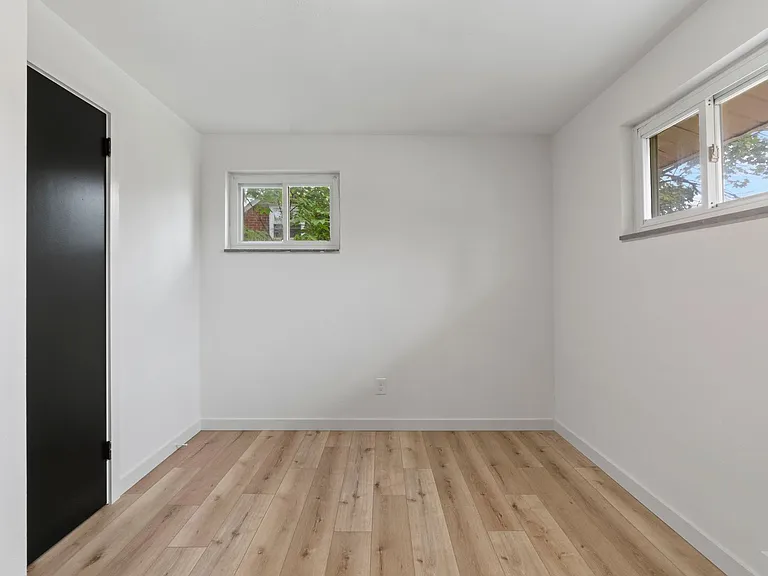 131 S Joslyn Dr — Photo 14