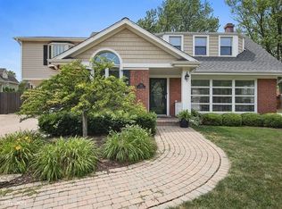 1116 S Waiola Ave, La Grange, IL 60525