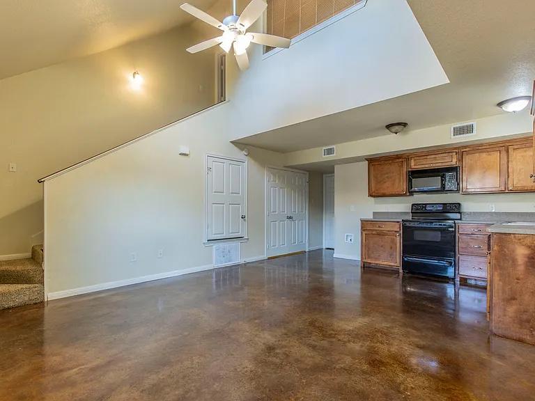 109 Meadow Park Cir — Photo 4