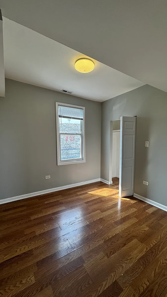 Building Photo - 7351 S Western Ave #2