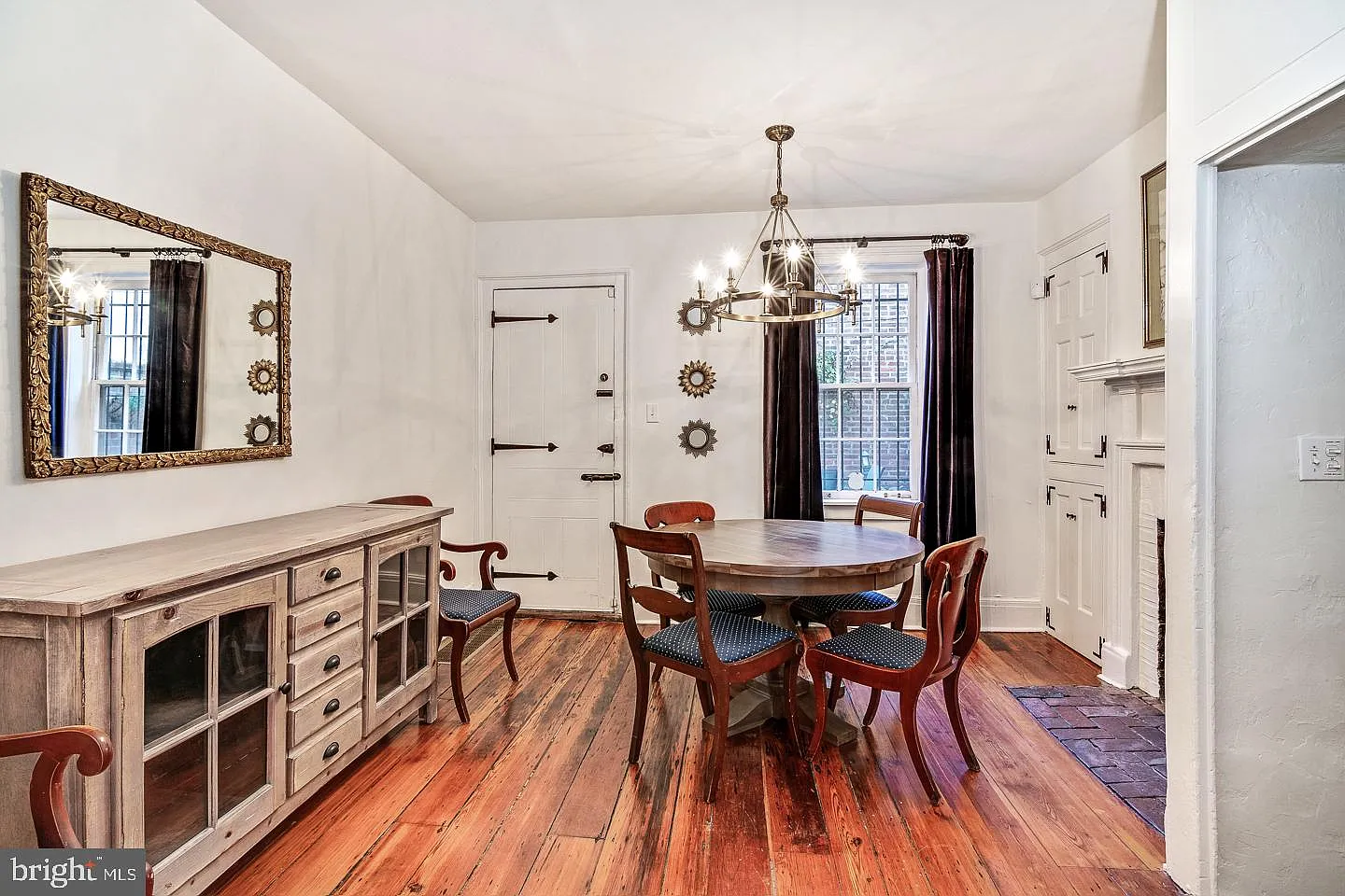 3 bed, 2.0 bath, 1560 sqft, $3,195 — Photo 4