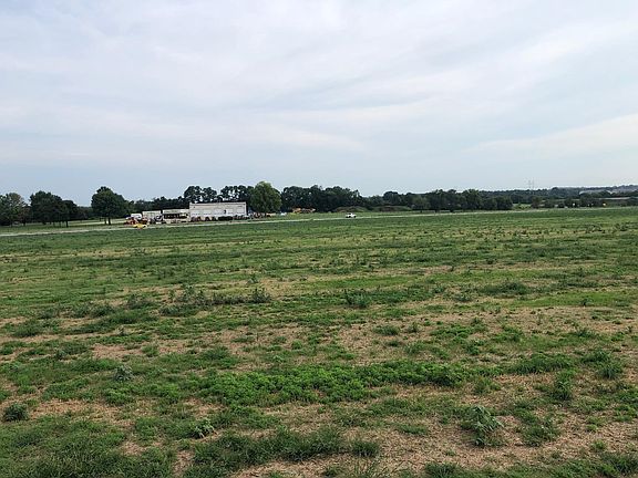 5th image of 3456 S Farm Road 101