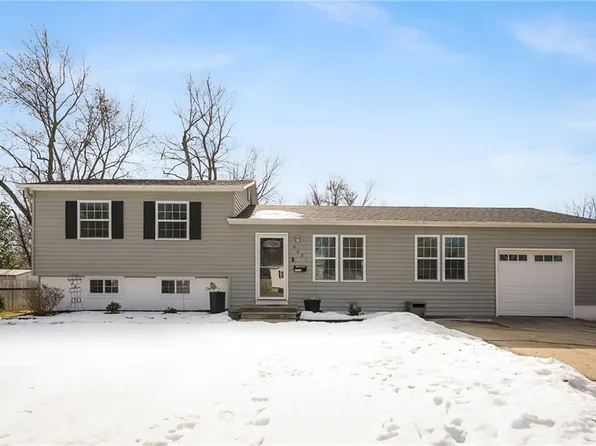 9221 W 99th Ter, Overland Park, KS 66212