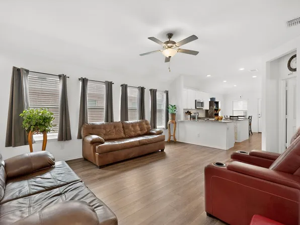 4023 Fairmont Ln, Heartland, TX 75126