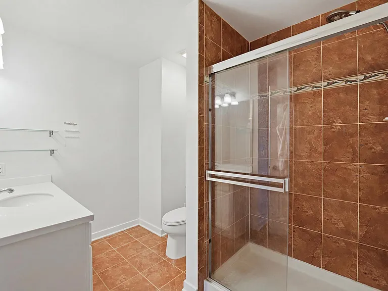 5588 N Lincoln Ave #402 — Photo 16