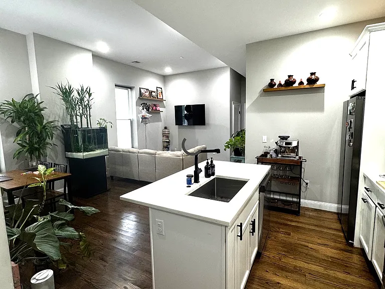 14 Rockland St #2 — Photo 8