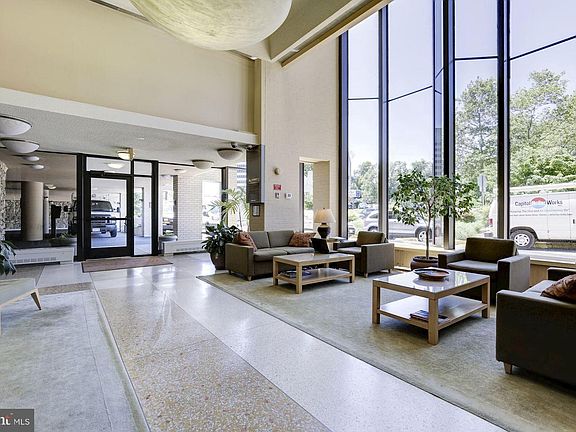 4th image of 4242 E West Hwy #1005