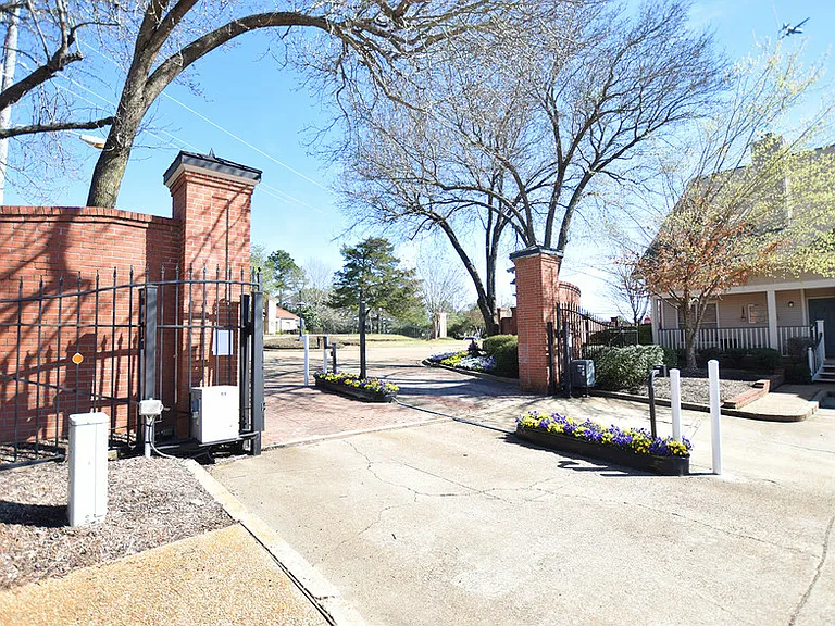 Northpointe Village Apartments — Photo 7