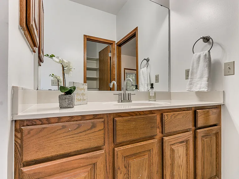 6439 Masons Dr — Photo 23