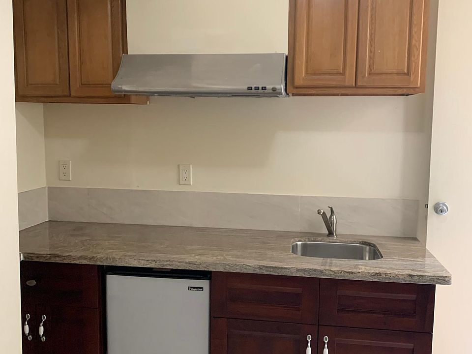 2nd image of 789 28th Ave #B