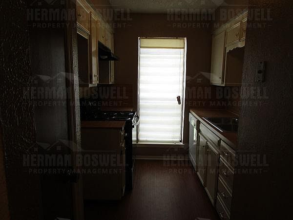 1st image of 2700 Westchester Dr