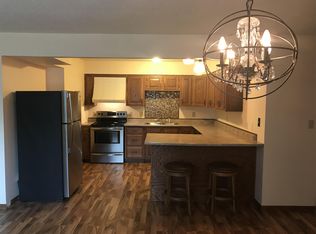1460 32nd St S APT 201, Fargo, ND 58103