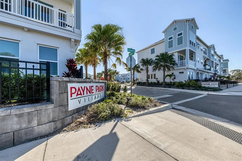 2 bed, 2.5 bath, 1175 sqft, $2,800 — Photo 1