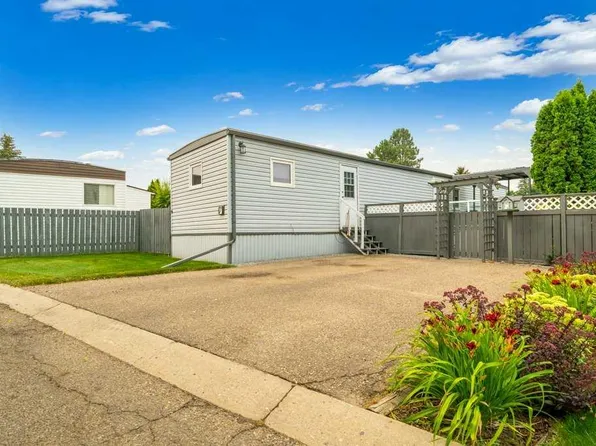 2248 Southview Dr SE #7, Medicine Hat, AB T1B 1R3