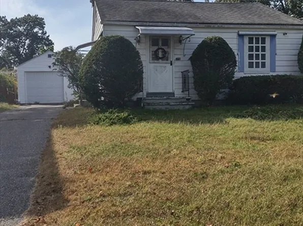 178 Penrose St, Springfield, MA 01109