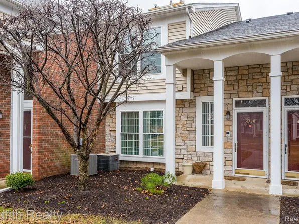 4249 Berkshire Dr, Sterling Heights, MI 48314
