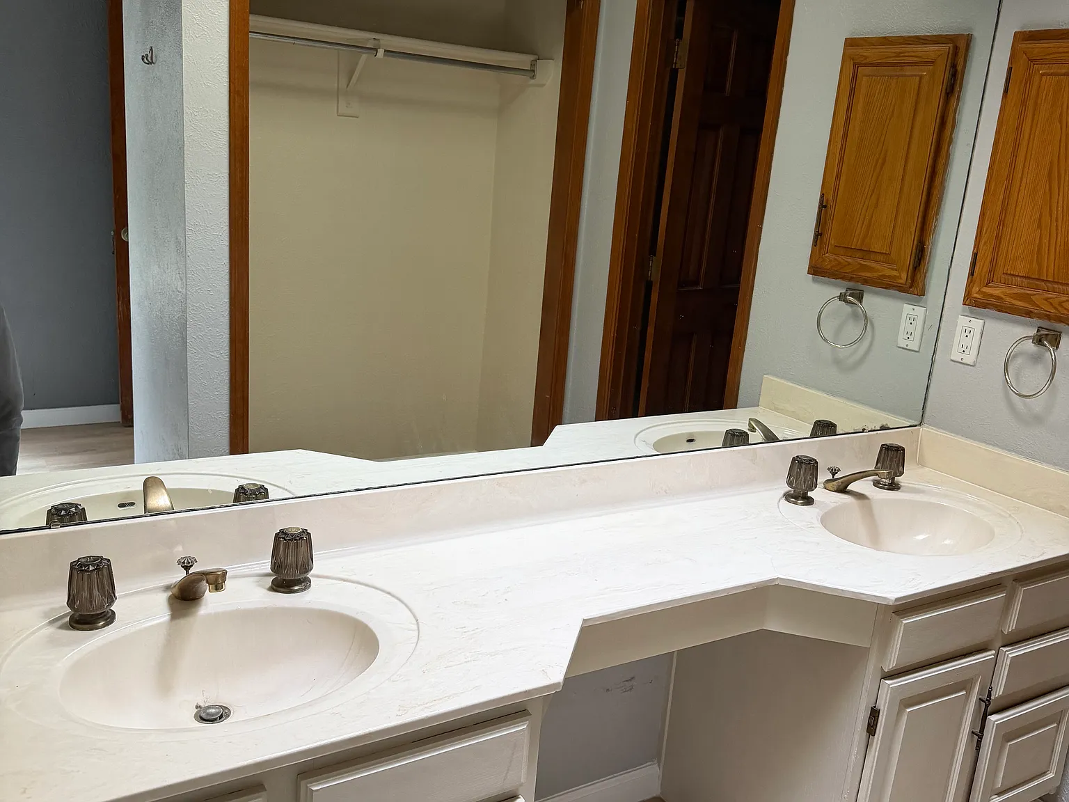 3 bed, 2.5 bath, 1847 sqft, $2,300 — Photo 3