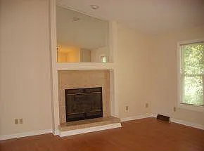 4 bed, 1960 sqft, $2,900 — Photo 3