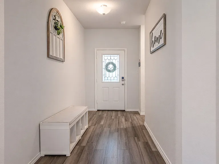 2403 Corradino St — Photo 30