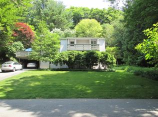 36 Fern Ln, Falmouth, MA 02543