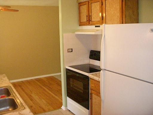 3rd image of 3053 Saint Ives Ct