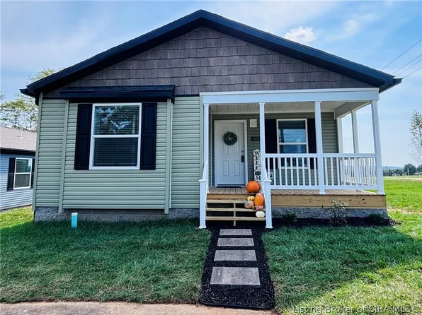 412 W Small Street, Salem, IN 47106