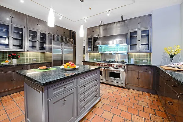 Sold by Corcoran | media 7