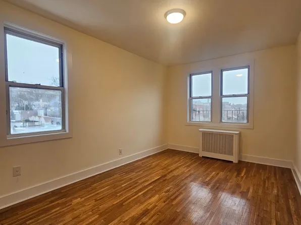 49-10 30th Avenue image 7 of 8