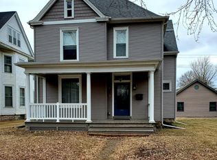 809 N 6th St, Burlington, IA 52601