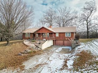 16551 Hollingsworth Rd, Basehor, KS 66007