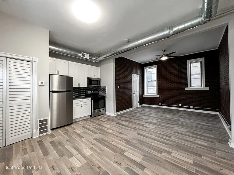 858 N. Wood St./1811 W. Iowa St. — Photo 7