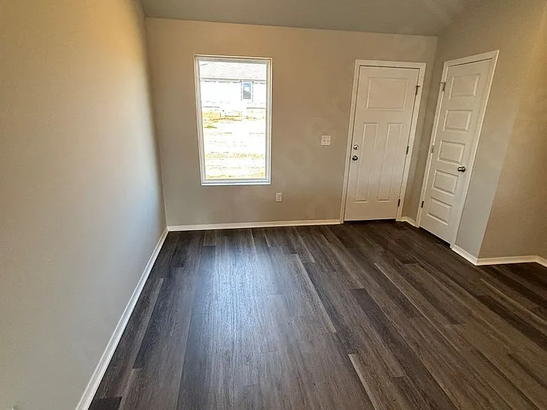2713 Elliott St — Photo 7