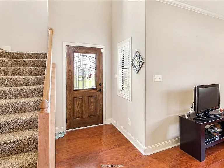 1443 Buena Vis — Photo 3