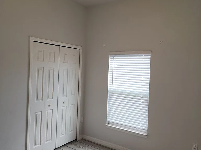 1108 Constantine St — Photo 17