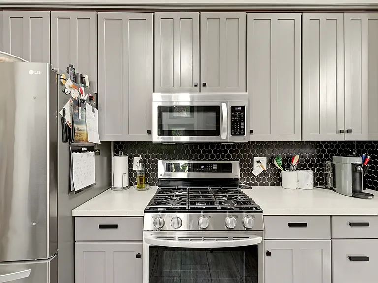 W 29th Ave — Photo 5
