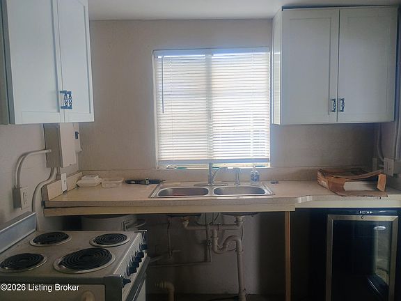 4th image of 1710 Riverside Dr