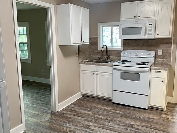 3rd image of 728 West St
