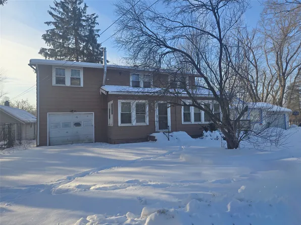 8 Oak Dr, Binghamton, NY 13901